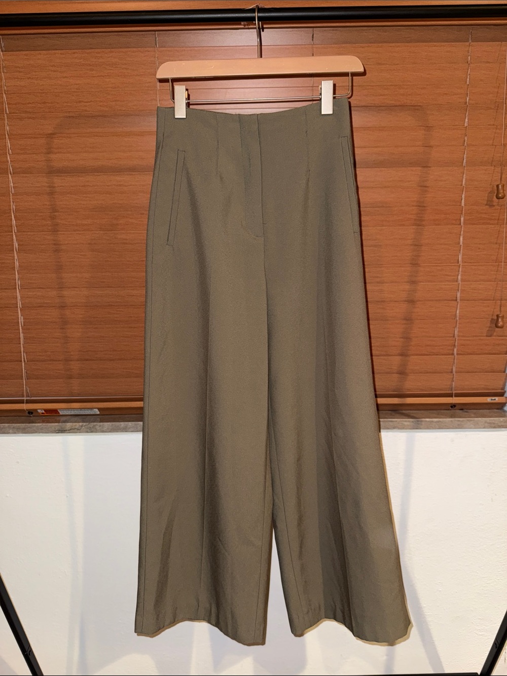 Zara High-Rise Wide-Leg Pants in Olive